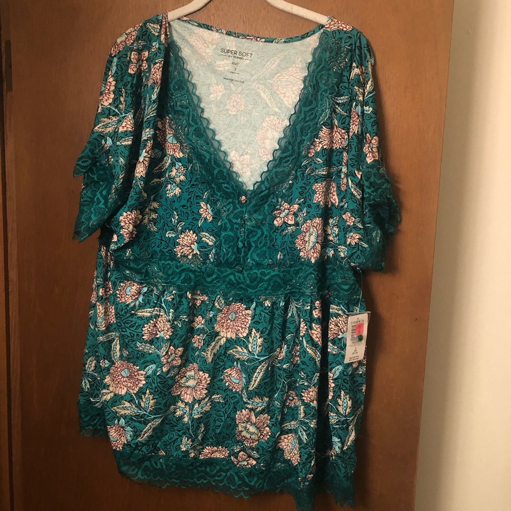 Torrid Floral Babydoll Top Size 3